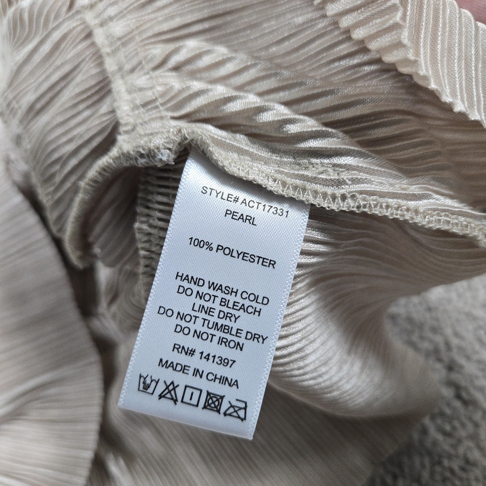 Astr Pleated Square-Neck Long-Sleeve Blouse in Nude - Picture 7 of 7